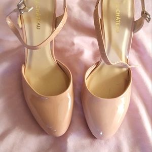 Le Chateau tan patent leather strap sandals